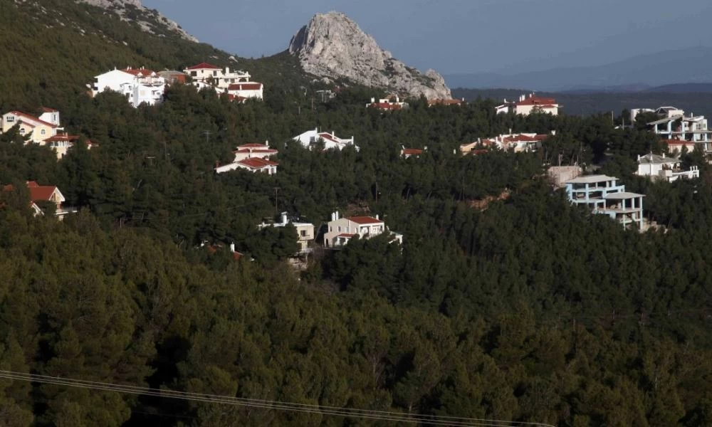 Ξεκρέμαστοι 300.000 ιδιοκτήτες αυθαιρέτων που τα είχαν "τακτοποιήσει"